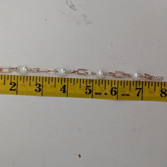 Guess Chunky rose gold tone with faux pearl Runway Bracelet! - Picture 5 of 5